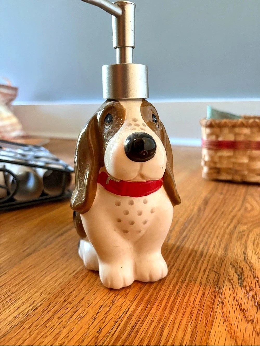 Pioneer Woman Charlie Basset Hound Soap Pump Brown & White